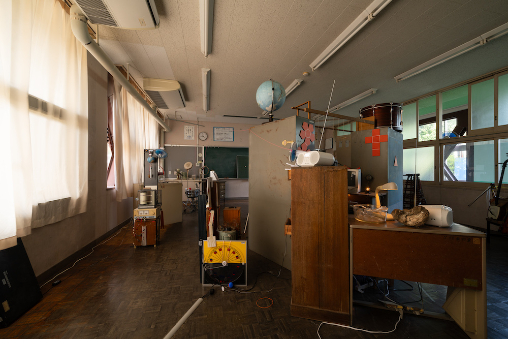 Each Day Begins with the Sunrising and ends with the Sunsetting